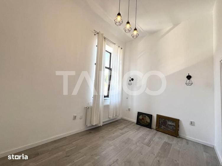Apartament cu 3 camere semidecomandat în Central