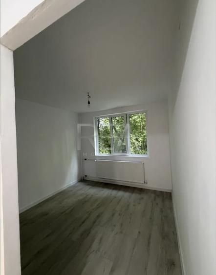 Apartament cu 3 camere decomandat în Drumul Taberei