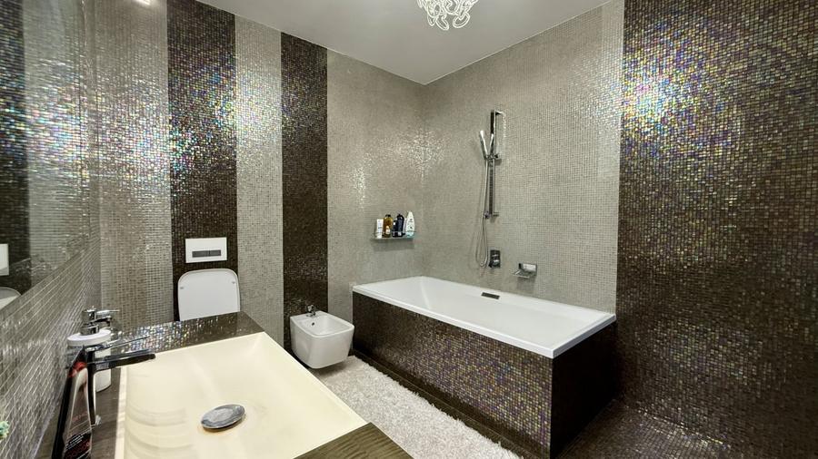 Penthouse cu 3 camere nedecomandat, mobilat în Tomis Nord