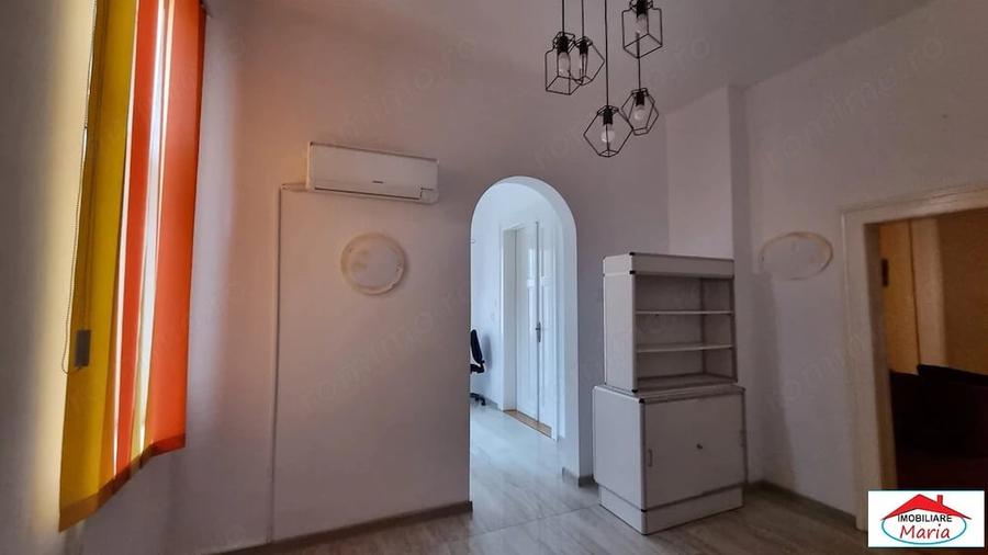 Casă cu 2 camere cu Teren 200 Mp în Central