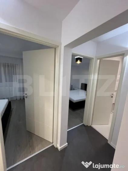 Apartament 3 camere, decomandat, parcare, zona UMF - 16