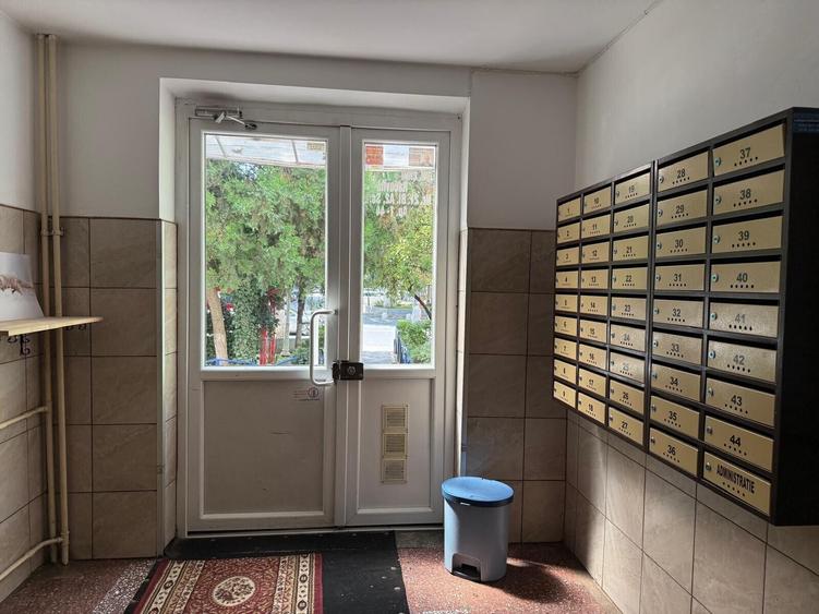 Apartament cu 2 camere decomandat, mobilat în Apărătorii Patriei