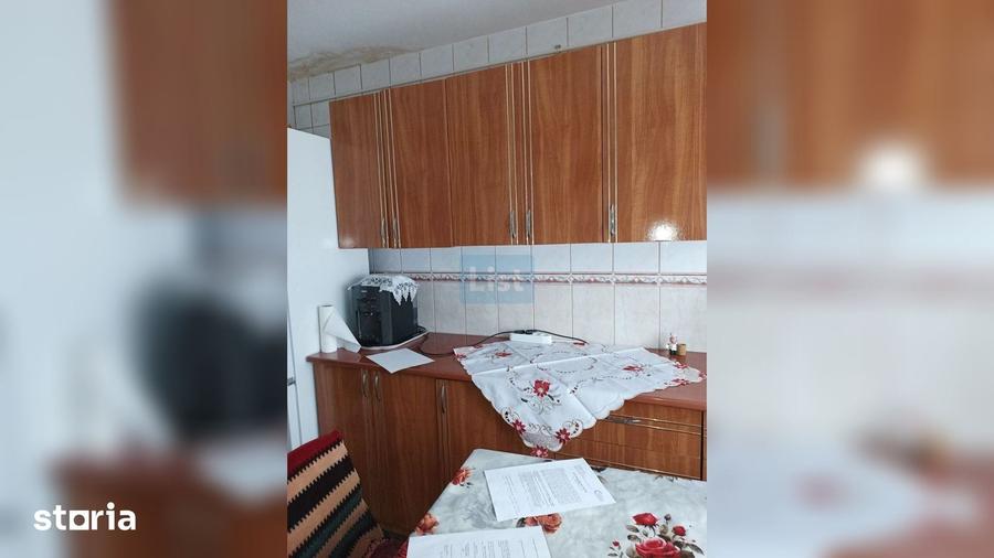 Apartament cu 4 camere decomandat în Micro 40