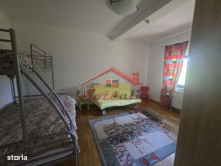 Casă cu 4 camere cu Teren 3300 Mp în Cornu