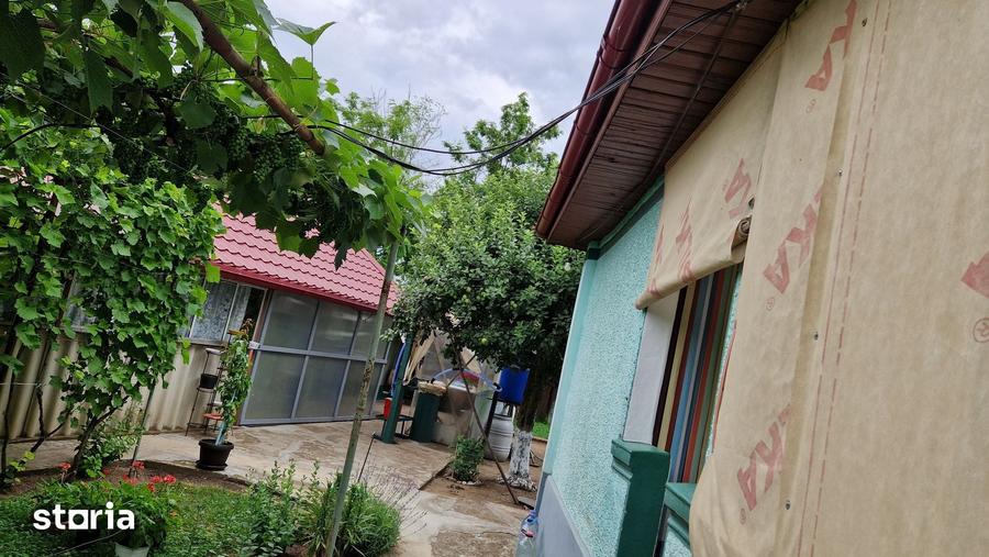 Casă cu 3 camere cu Teren 1300 Mp în Boldești