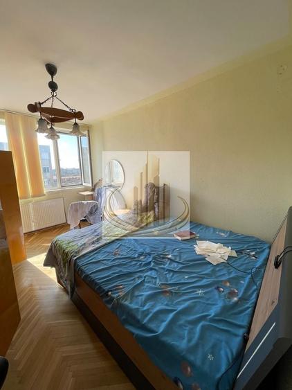 Apartament cu 3 camere în Torontalului