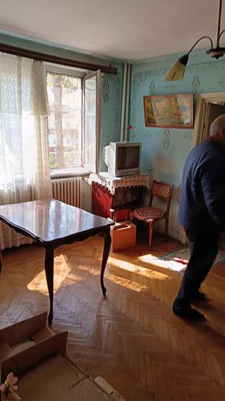 Apartament cu 2 camere nedecomandat în Bucșinescu