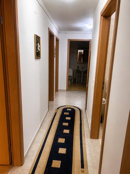 Apartament cu 3 camere decomandat, mobilat în Doamna Ghica