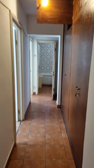 Apartament cu 3 camere decomandat în Titan