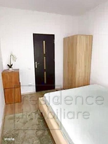 Apartament cu 3 camere nedecomandat, mobilat în Între Lacuri