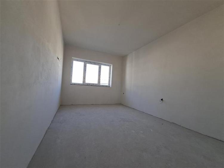 Apartament cu 3 camere circular în Florești