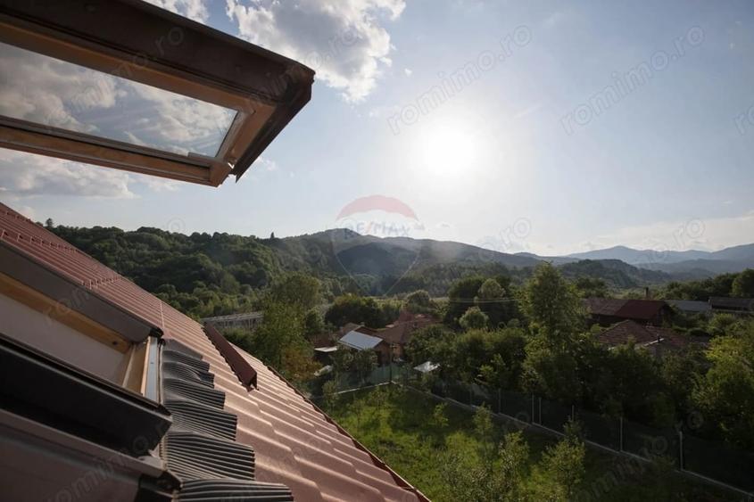 Casă cu 8 camere cu Teren 2130 Mp în Nistorești