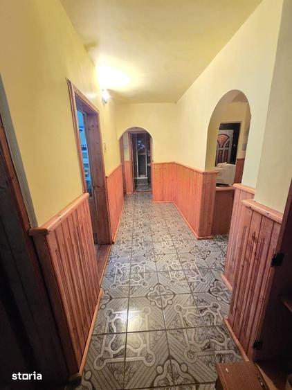 Apartament cu 4 camere decomandat în Micro 3