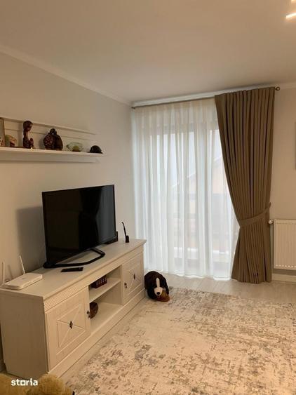 Casă cu 4 camere cu Teren 550 Mp în Central