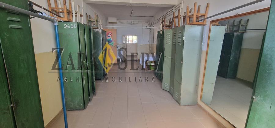 Spațiu comercial, de 240 mp, în Central