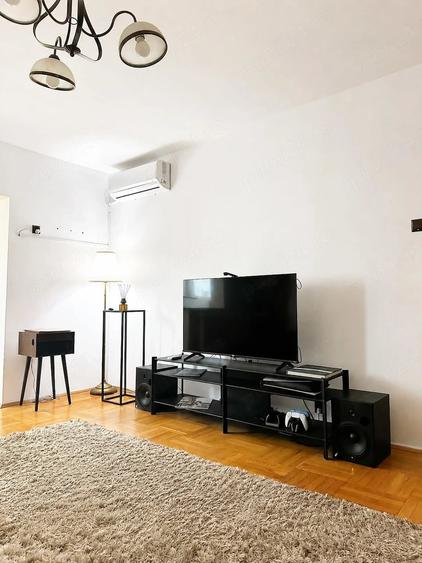 Apartament cu 3 camere decomandat în Nerva Traian
