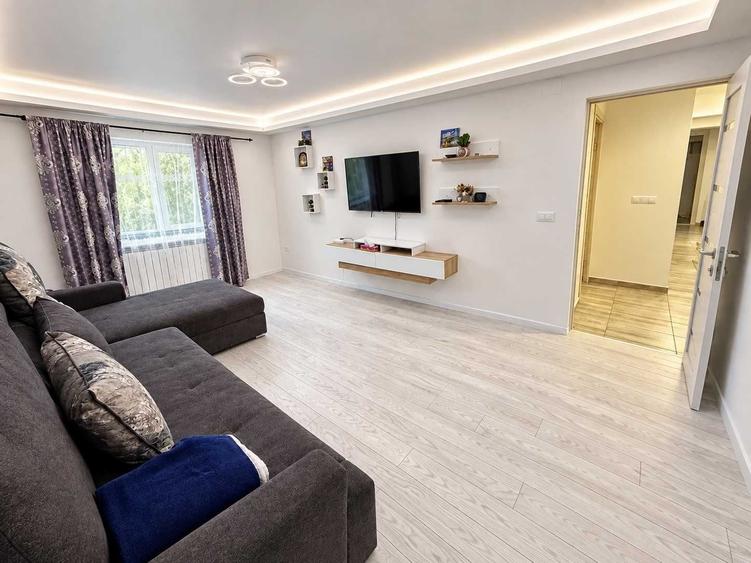 Apartament cu 3 camere decomandat în Central
