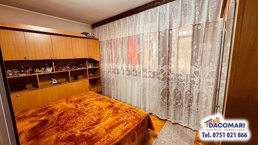Apartament cu 3 camere semidecomandat în Micro 19