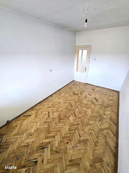 Casă cu 4 camere cu Teren 420 Mp în Titulescu