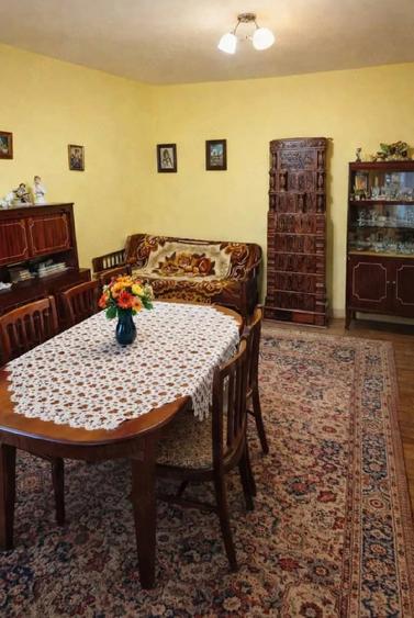 Casă cu 3 camere cu Teren 540 Mp în Central