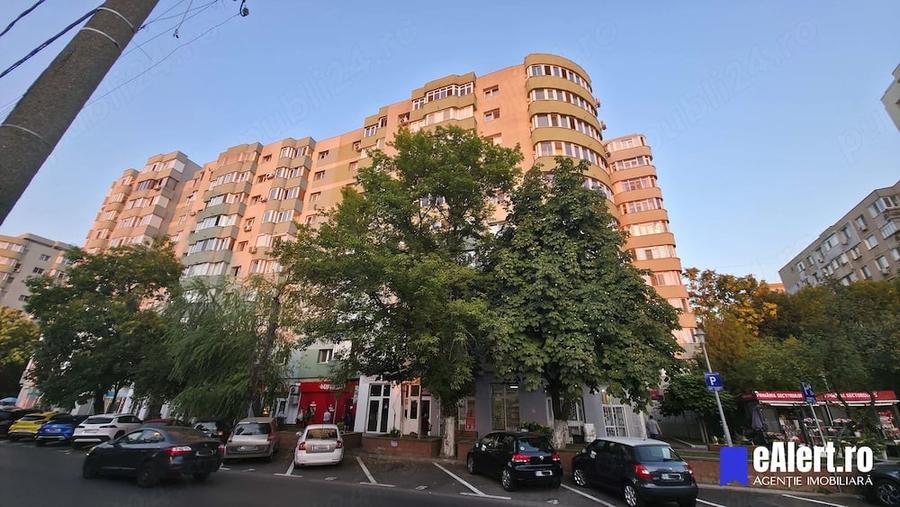 Apartament cu 4 camere semidecomandat în 13 Septembrie