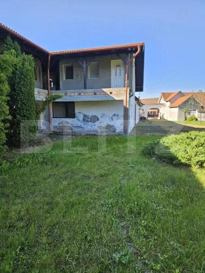 Casă cu Teren 2828 Mp în Central