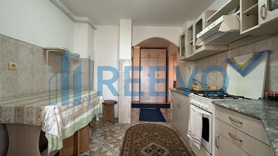Apartament cu 2 camere decomandat, mobilat în Central