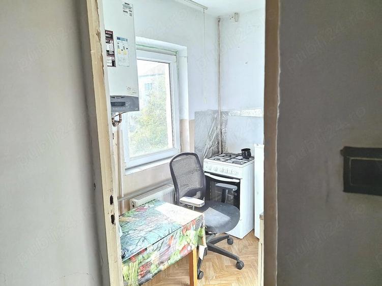 Garsonieră decomandată în Lipovei