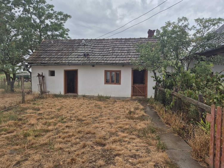 Casă cu 2 camere în Hotoan