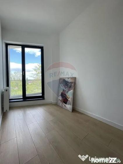 Apartament cu 4 camere semidecomandat în Pipera
