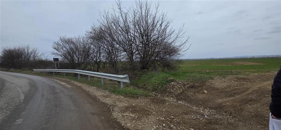 Teren agricol extravilan de 7900 mp, în Industrială