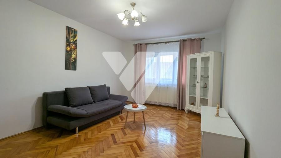 Apartament cu 3 camere decomandat, mobilat în Central