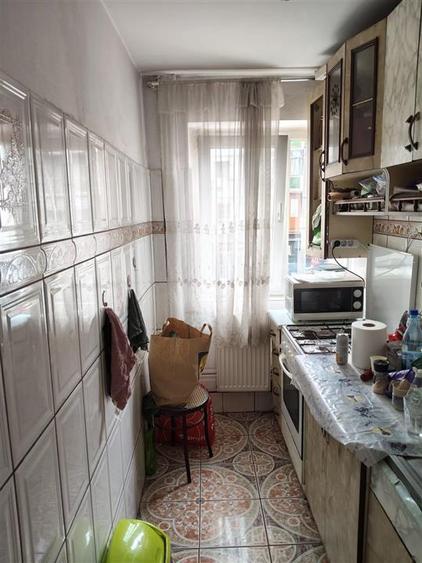 Apartament cu 2 camere semidecomandat în Girocului
