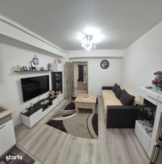 Apartament cu 3 camere în Mioriței