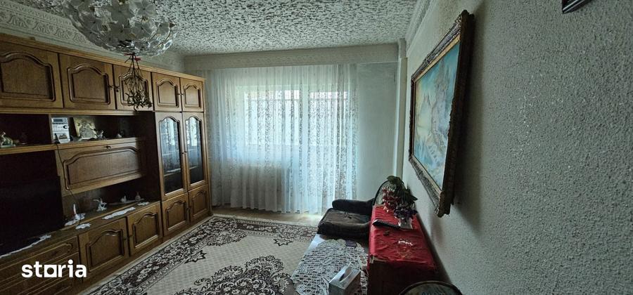 Apartament cu 2 camere decomandat, mobilat în Central
