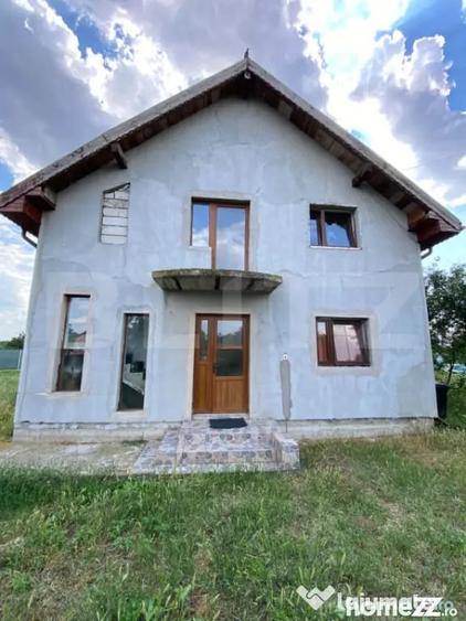 Casă cu 4 camere cu Teren 1275 Mp în Seceani