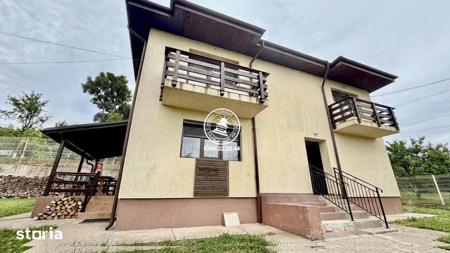Casă cu 3 camere decomandat cu Teren 473 Mp în Aroneanu
