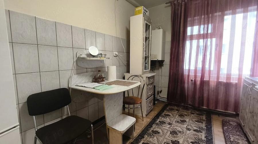 Garsonieră decomandată în Central