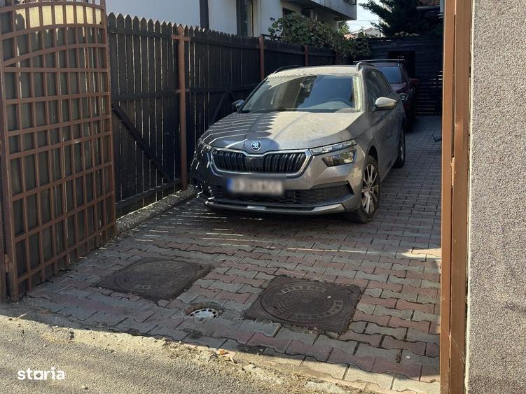 Casă cu 4 camere în Dămăroaia