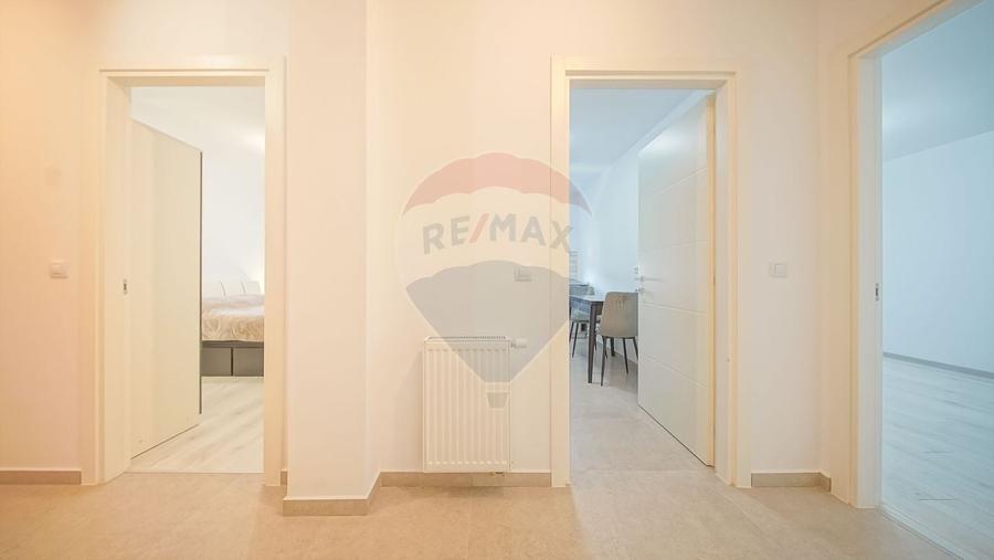 Apartament cu 2 camere decomandat, mobilat în Tractorul