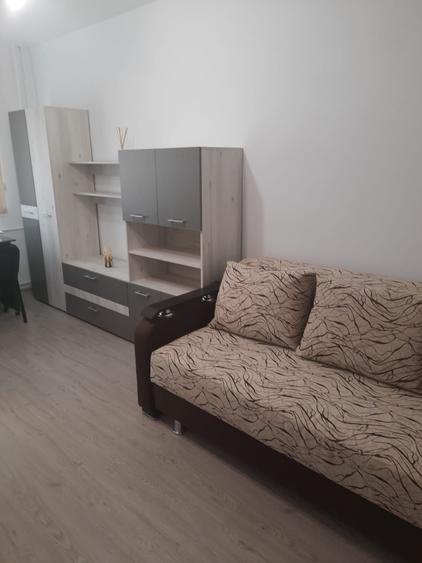 Garsonieră decomandată în Răscruci