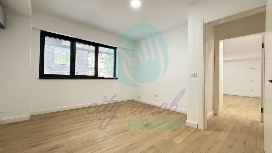 Apartament cu 3 camere semidecomandat în Polonă