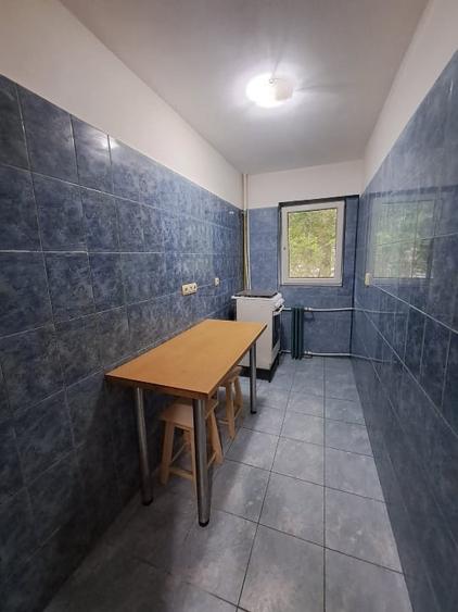 Garsonieră decomandată, mobilată în B-dul București