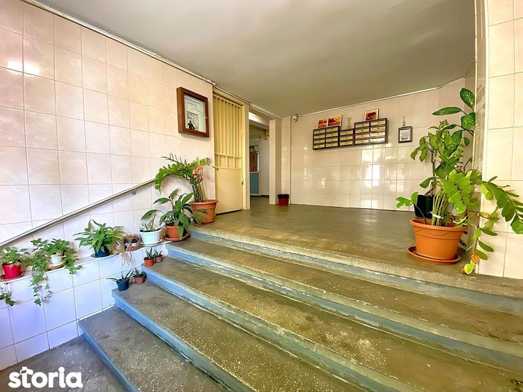 Apartament cu 3 camere decomandat în Rahova