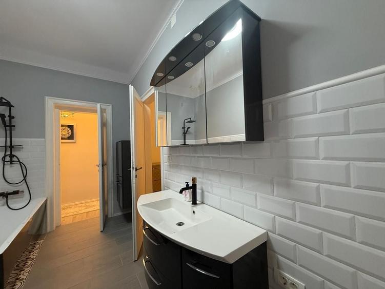 Apartament central, 3 camere  renovat complet, comision 0 - 20