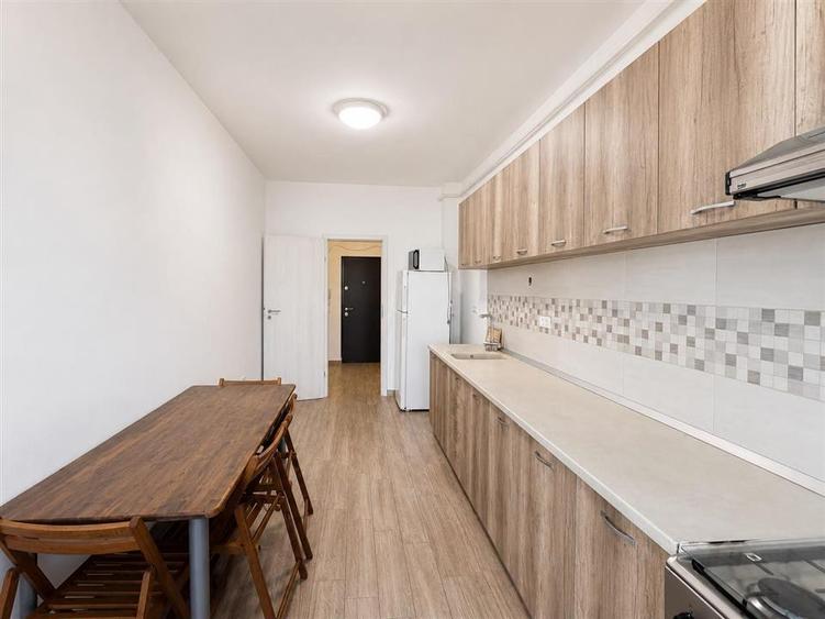 Apartament cu 2 camere decomandat, mobilat în Central