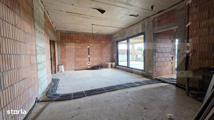 Casă cu 4 camere cu Teren 1330 Mp în Urseni