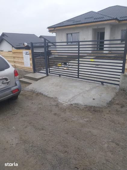 Casă cu 3 camere cu Teren 500 Mp în Dumești