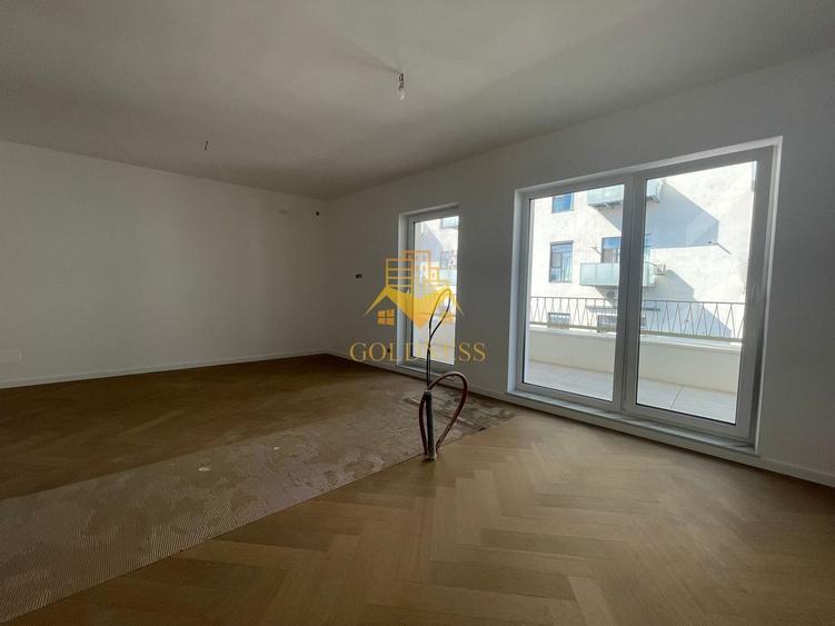 Apartament cu 3 camere semidecomandat în Central