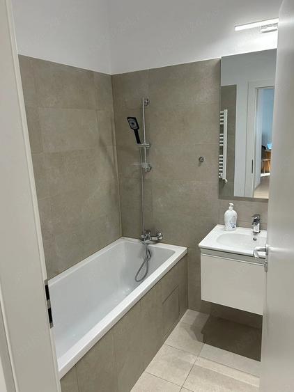 Apartament cu 3 camere decomandat în Morarilor